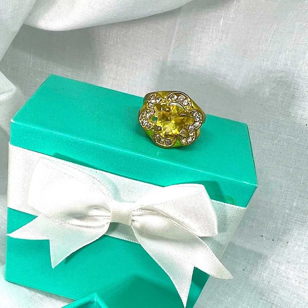 Gorgeous Big Statement Ring Vintage Deadstock 90s Glam